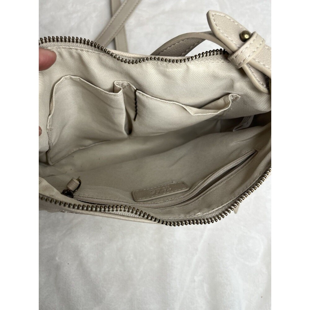 Frye & Co Aurora Crossbody Bag Purse Beige Cream 9x6 - Picture 4 of 5